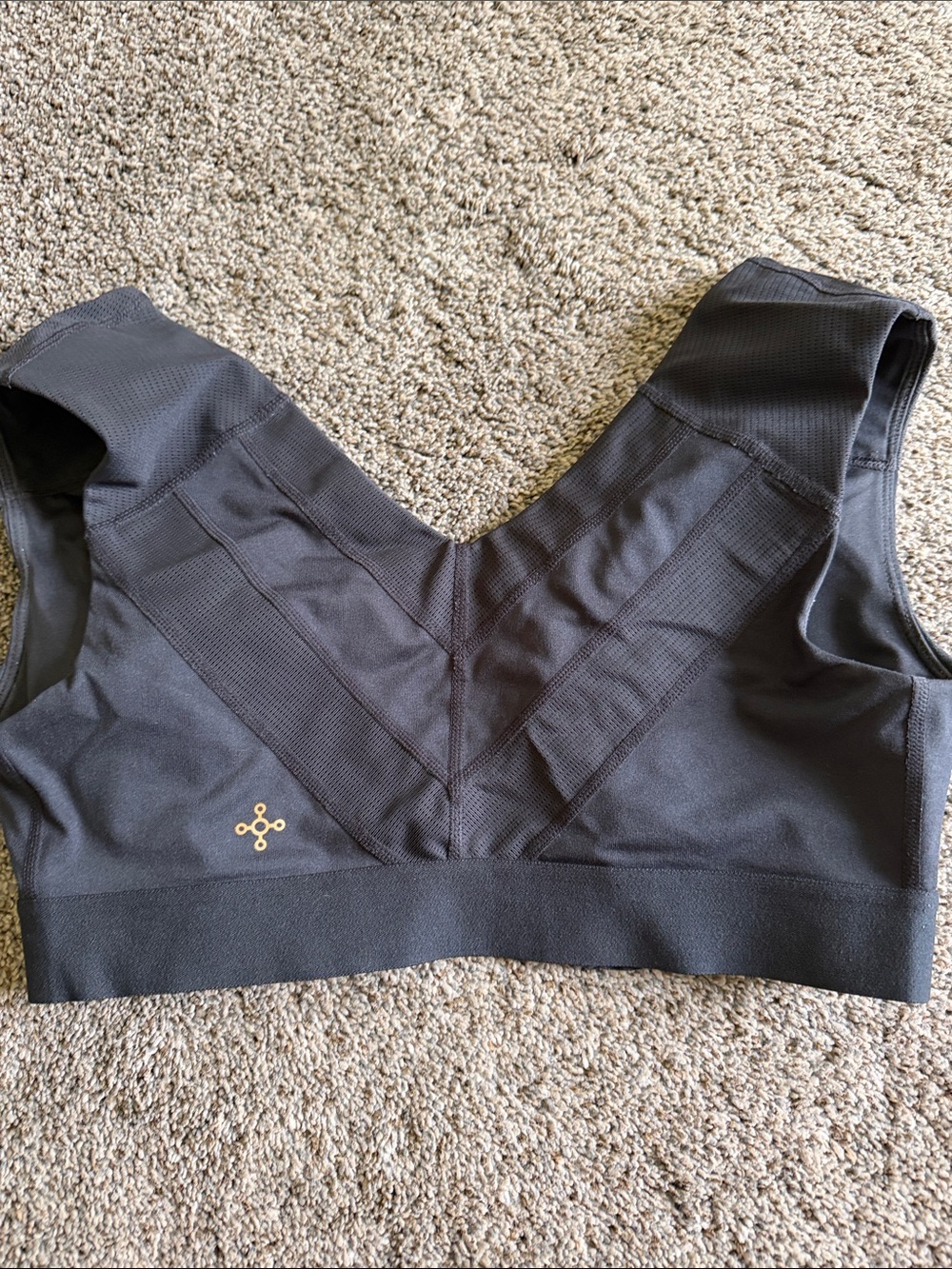 Women’s Black Seamless V-Back Sports Bra